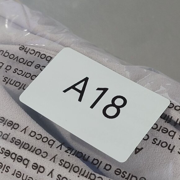 NEW Hilary Radley Womens Beige Cropped Pants L 26.5" Inseam// 24PT - Picture 7 of 7